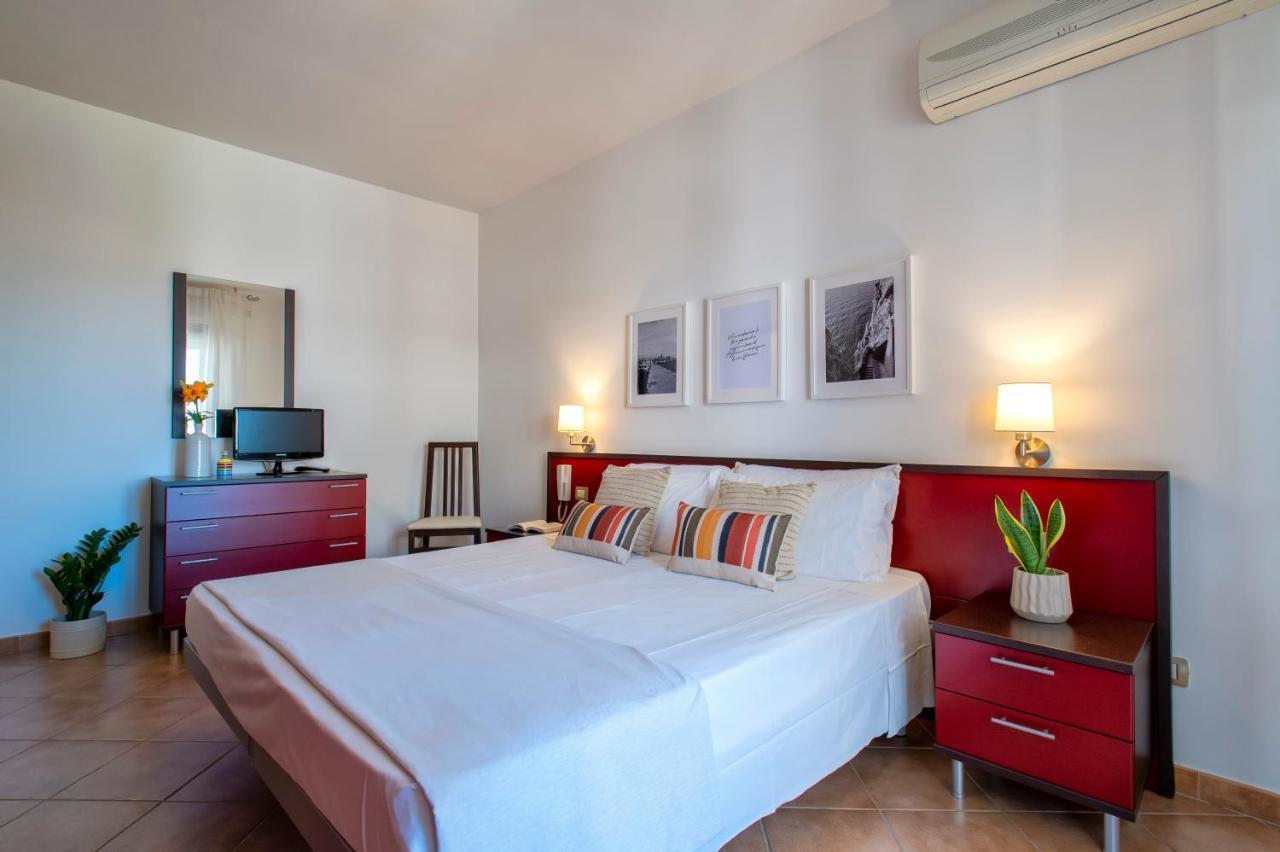 Le Terrazze Apartments อาลเกโร ภายนอก รูปภาพ
